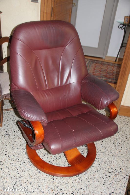Fauteuil cuir pour salon télé en tres bon état avec repose pieds assorti (image 4)