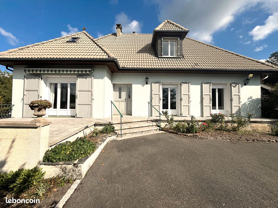 Maison 6 pièces 220 m² · à Giou-de-Mamou · 220 m² · 383 250 €