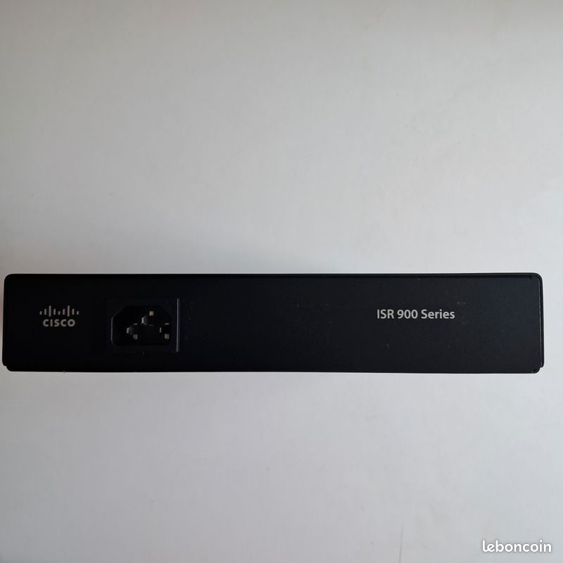 Routeur services intégrés Cisco ISR900 C921-4P (image 3)