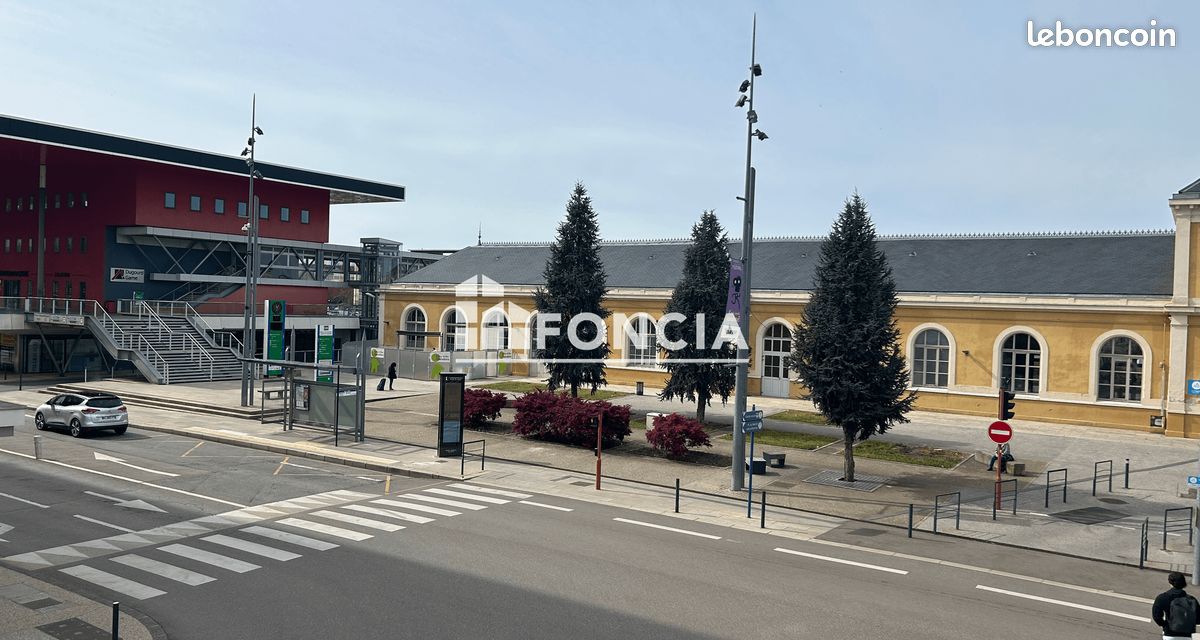 Appartement 4 pièces 144 m² · à Roanne · 144 m² · 990 €/mois