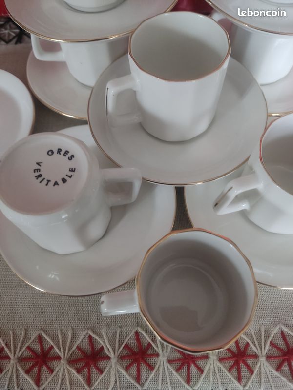9 tasses en grès (image 2)