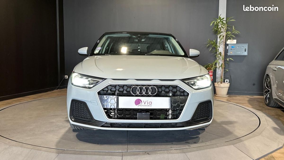 Audi A1 sportback 30 TFSI 110 S tronic 7 Advanced Gris Fleche (image 2)