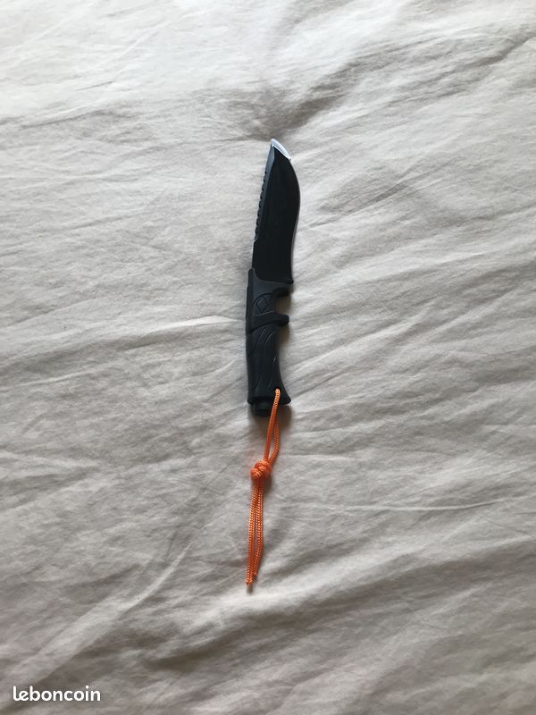Couteau de camping et de chasse (image 1)