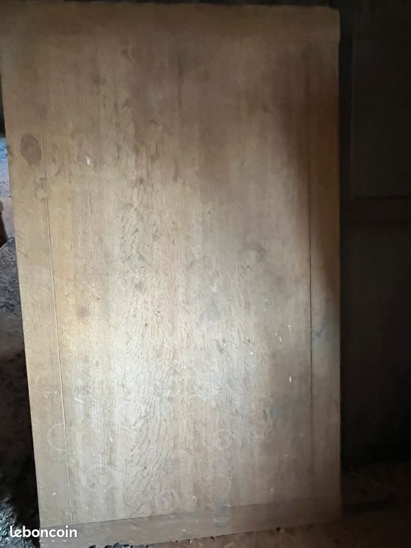 Table (image 1)