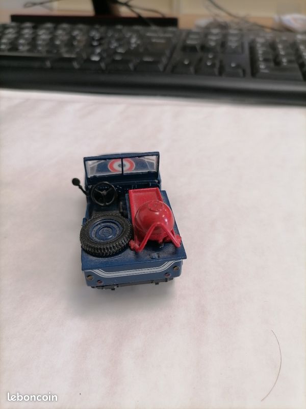 Voiture miniature de collection NOREV au 1/43 Jeep Willis gendarmerie (image 3)