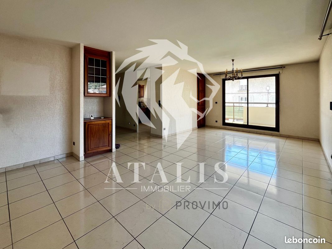 Appartement 5 pièces 115 m² · à Saint-Marcellin · 115 m² · 1 140 €
