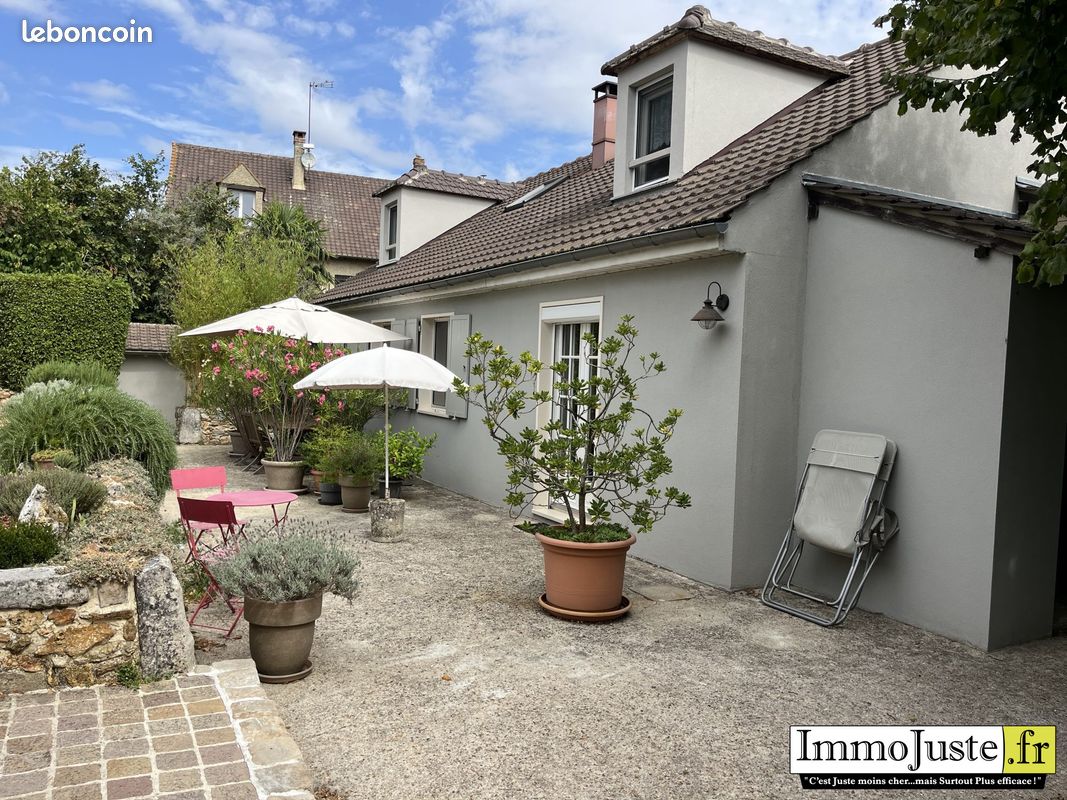 Maison 8 pièces 131 m² · à Sonchamp · 131 m² · 467 000 €