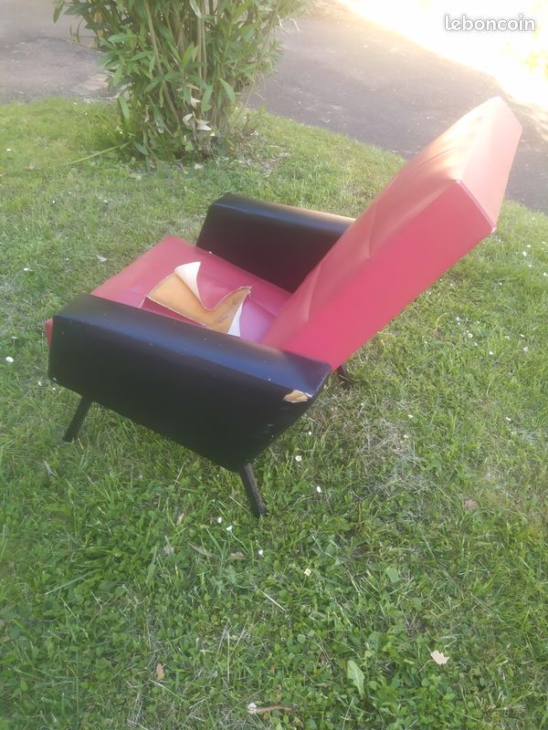 Fauteuil vintage Rockabilly simili cuir rouge et noir (image 3)