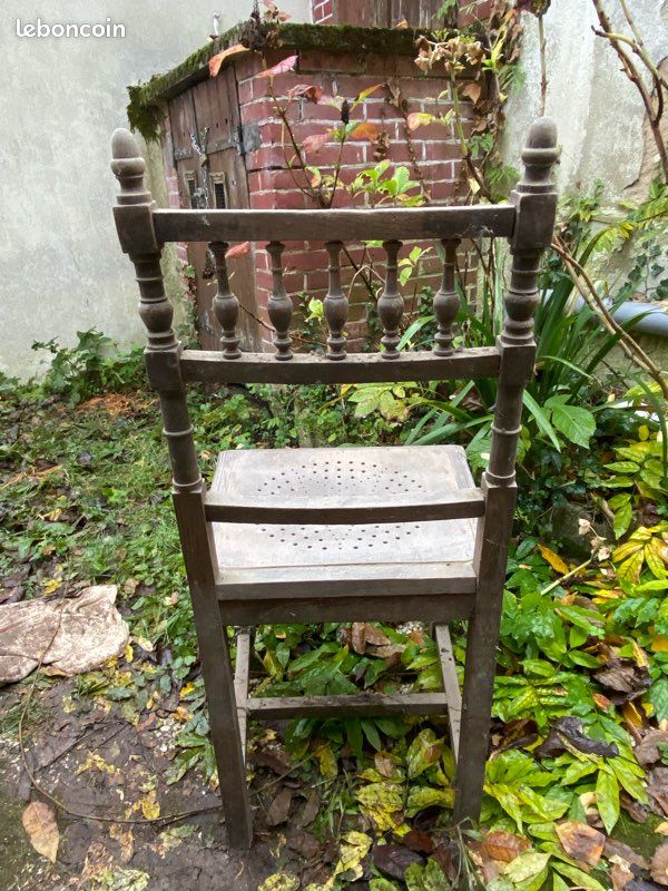 Chaise en bois véritable. Assise étoile (image 4)