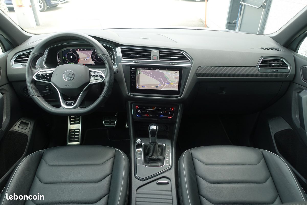 Tiguan E Hybride Rechargeable 245ch R-Line DSG Digital Cockpit/Toit ouvrant/Cuir chauffant/Grand Gps/Caméra 360°/Carplay/Accès confort/1°Main/Garantie 12 mois (image 10)