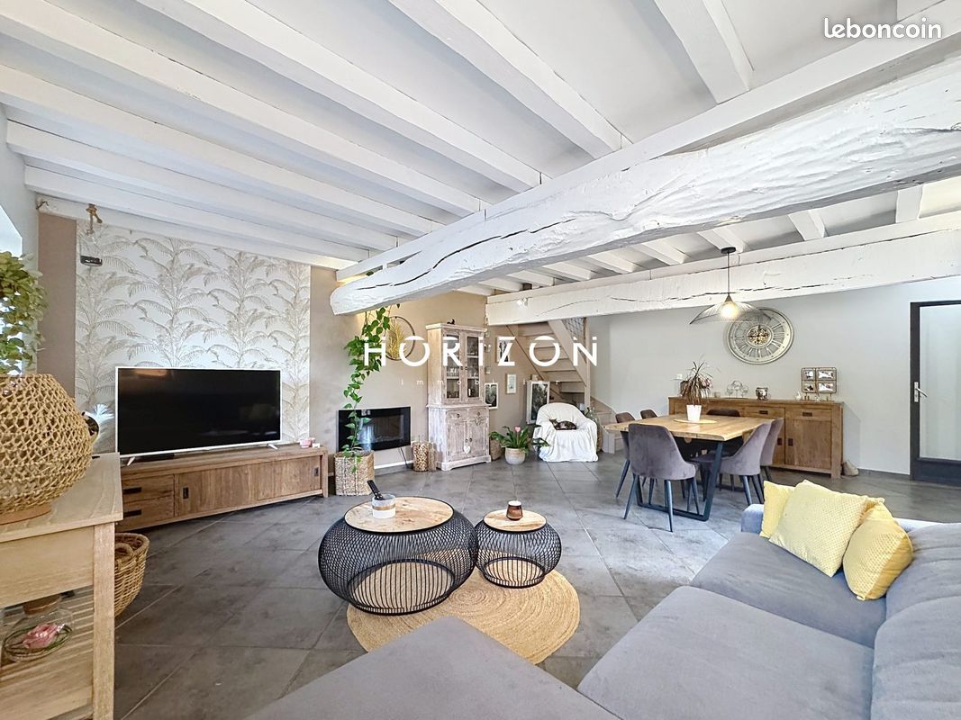 Maison 6 pièces 135 m² · à Guéreins · 135 m² · 298 000 €