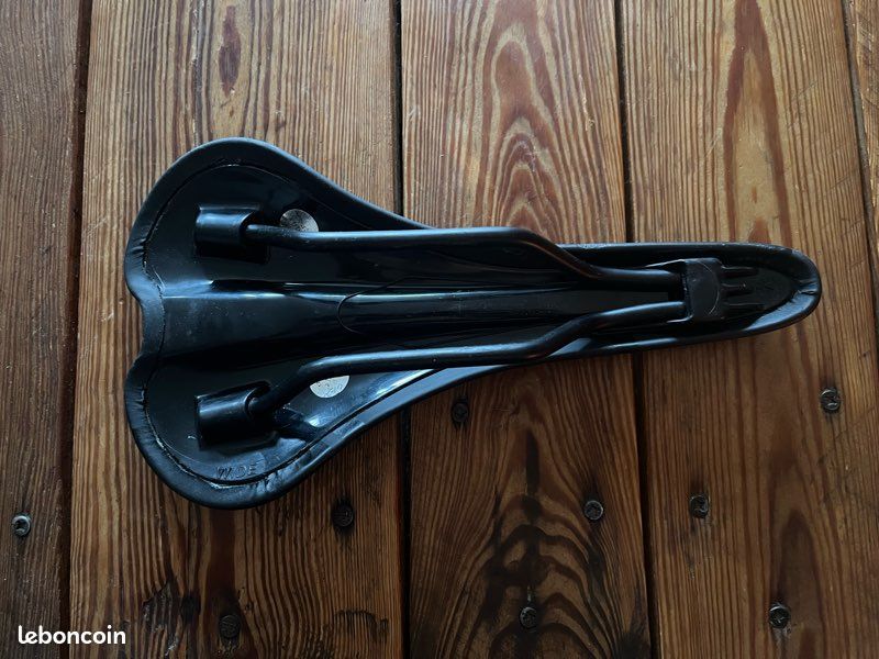 Selle De Vélo Course Vintage San Marco - Noir, Skiai, Avec Tige 26 Mm - Fabriquée En Italie