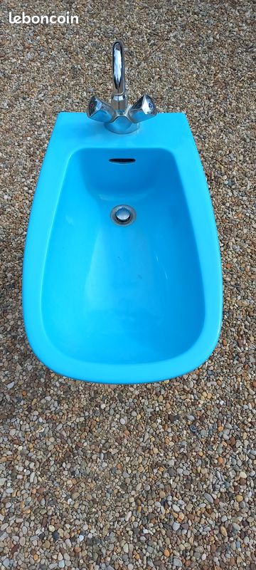 Bidet (image 1)