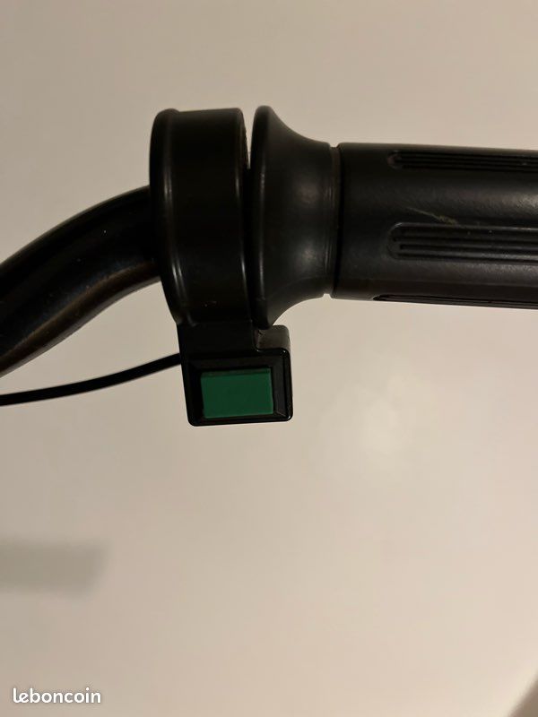 Trottinette électrique enfant Flyblade – quasi neuve – +12 km/h – Pliable (image 3)