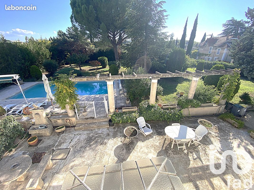 Maison 8 pièces 212 m² · à Carpentras · 212 m² · 510 000 €