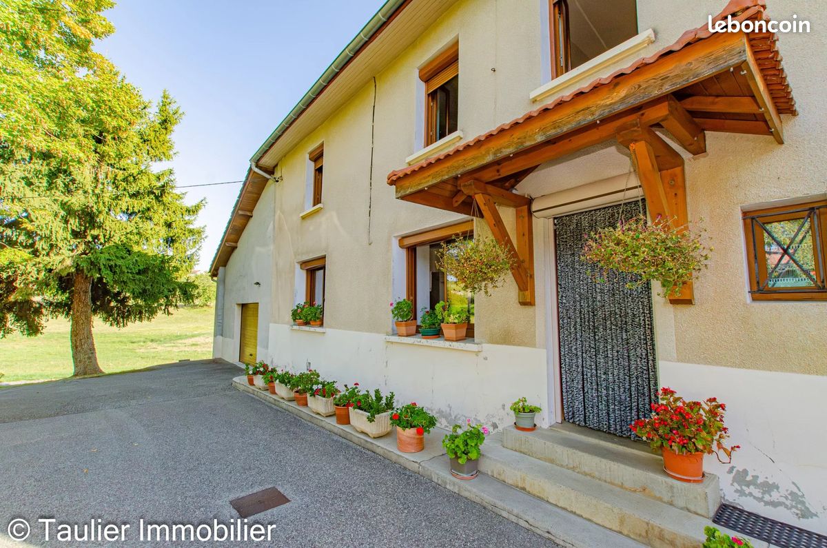 Maison 8 pièces 170 m² · à Chevrières · 170 m² · 276 000 €