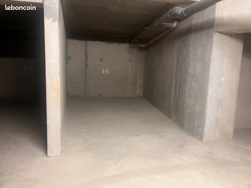 Parking 15 m² · à Acigné · 15 m² · 93 €/mois