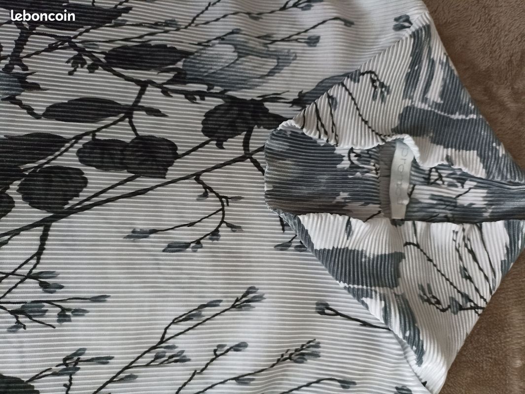Haut noir et blanc sans manche (image 2)