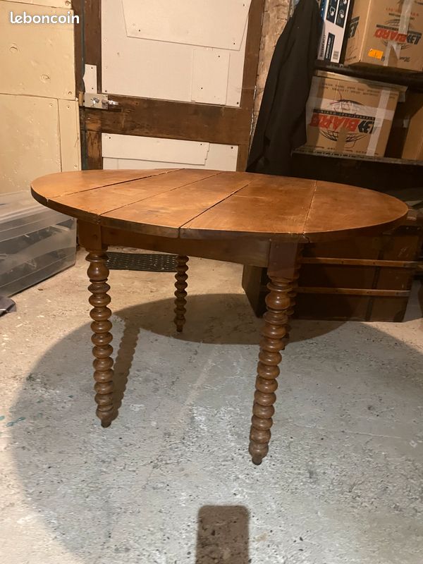 Table en bois (image 2)