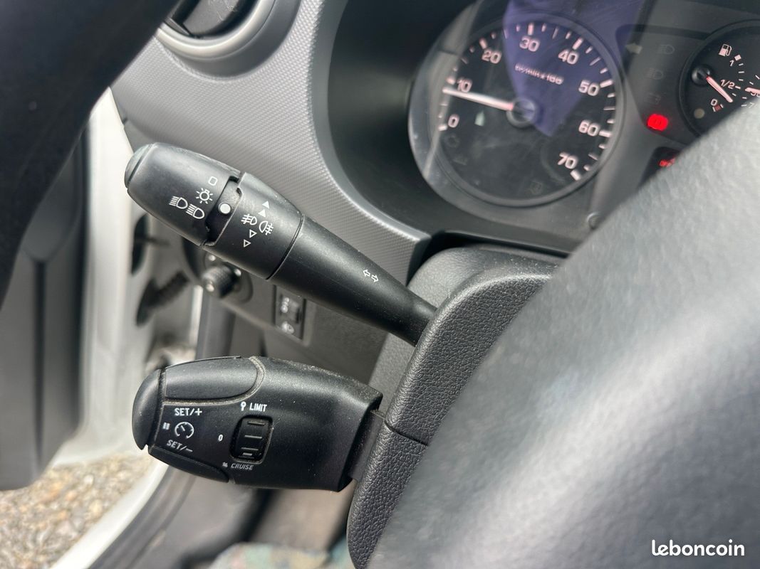 PEUGEOT PARTNER COMBI 1.6 HDI 90 PREMIUm (image 25)