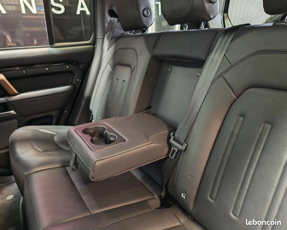 LAND ROVER DEFENDER 110 P400e PHEV BVA8 X-Dynamic - ORIGINE FRANCE- 1ER MAIN - BLACK PACK - MERIDIAN - CAM 360° - TOIT OUVRANT - PACK HIVER (image 16)