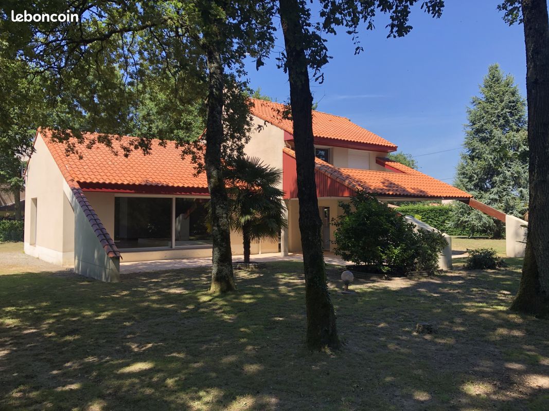 Maison 6 pièces 193 m² · à Basse-Goulaine · 193 m² · 1 900 €/mois