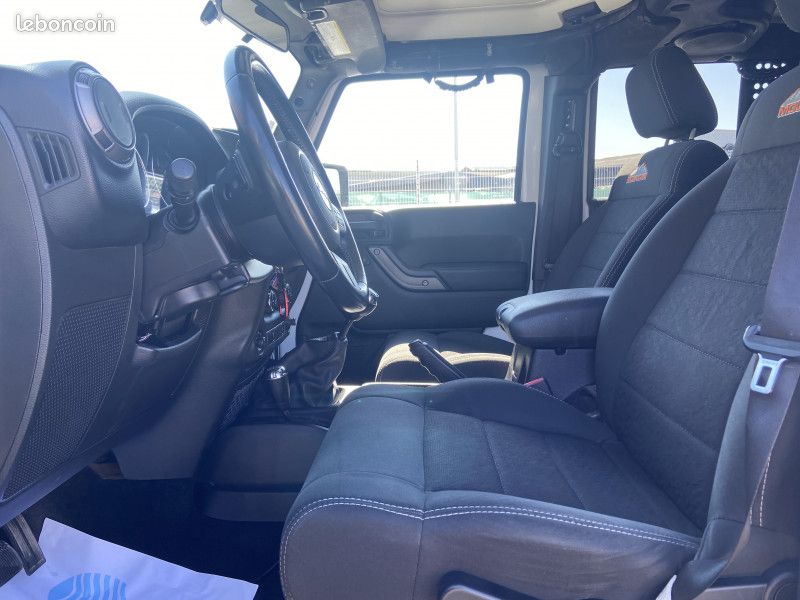 Jeep WRANGLER UNLIMITED 2.8 CRD 200CH FAP MOUNTAIN (image 10)