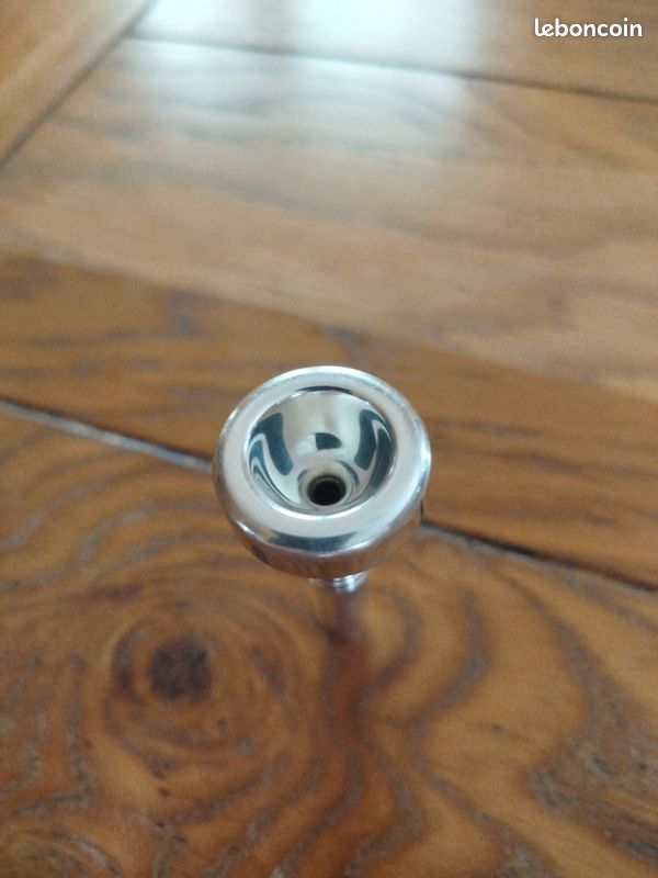 Embouchure Cornet à Piston Vincent Bach 1 1/2 B (image 2)