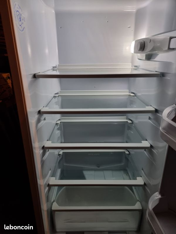 Réfrigérateur HOTPOINT BS 2321 EU - Encastrable 220L (image 3)