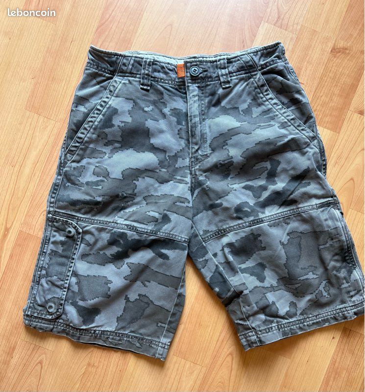 Bermuda gris militaire GAP Kids et T-shirt kaki DDP (image 4)