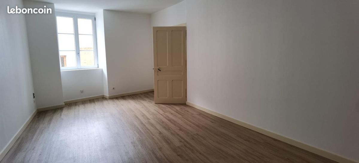 Appartement 3 pièces 97 m² · à Poligny · 97 m² · 615 €/mois