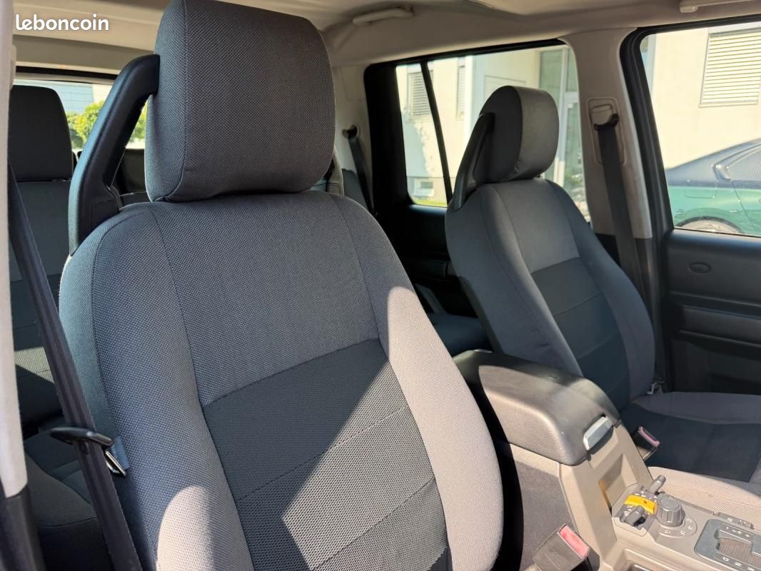Land Rover Discovery V6 TD SE 190CH - 4X4 BVA CHAUFFAGE STATIONNAIRE 7 PLACES (image 10)