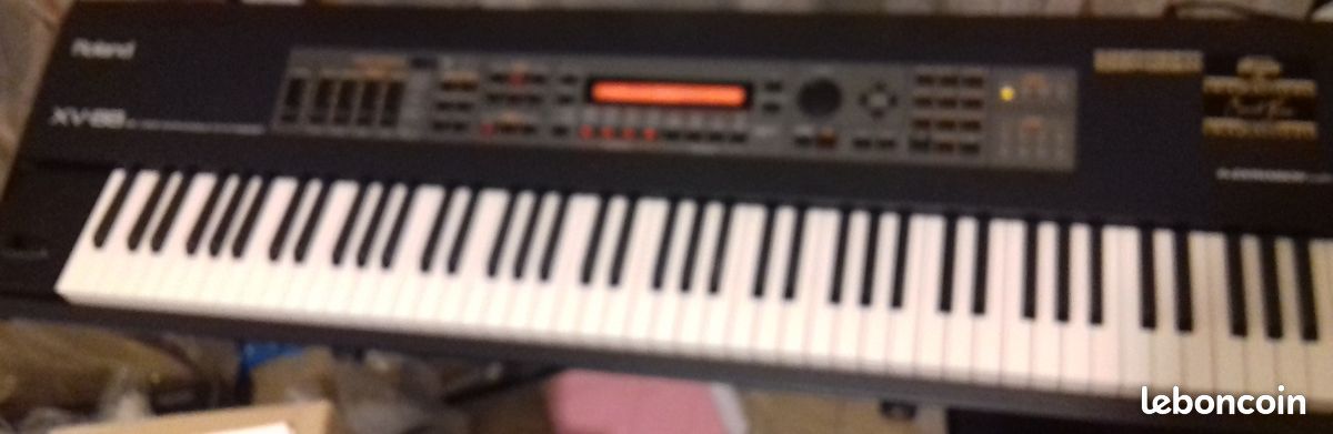 Roland XV-88 Piano Clavier + 4 cartes extension (image 1)