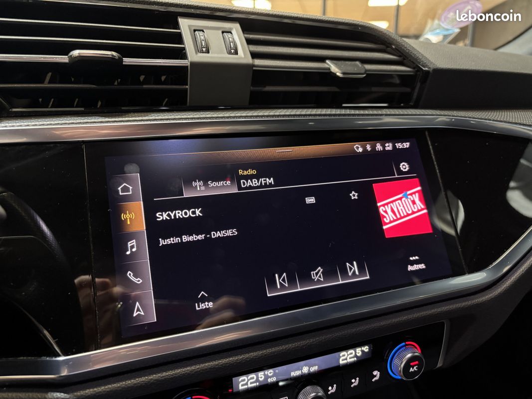 Audi Q3 45 TFSI E 245 S LINE STRONIC (image 16)