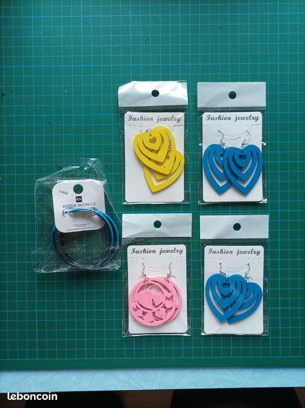 Lot boucles d'oreilles bois et métal (image 2)