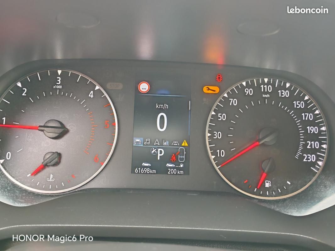 Renault Captur BLUEDCI 115 EDC BUSINESS (image 17)