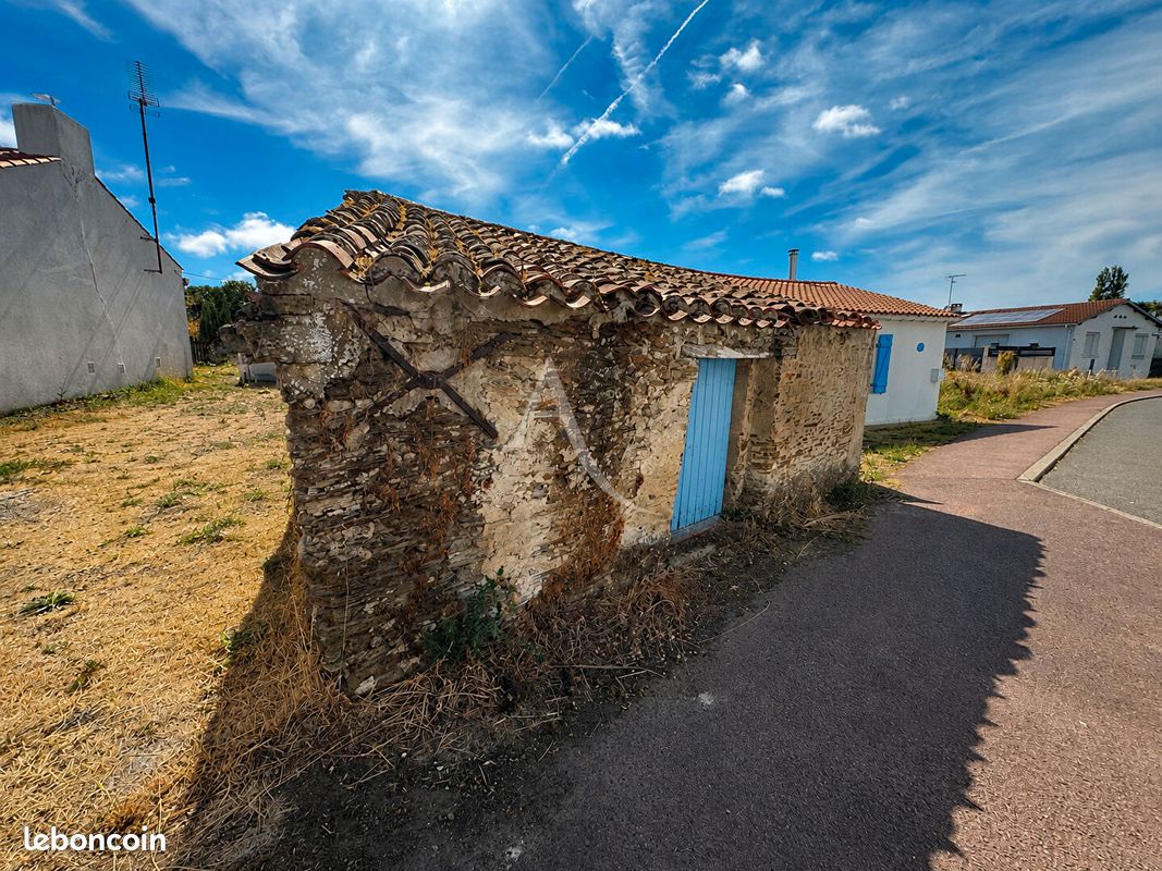 Maison 1 pièce 25 m² · à Le Fenouiller · 25 m² · 24 000 €