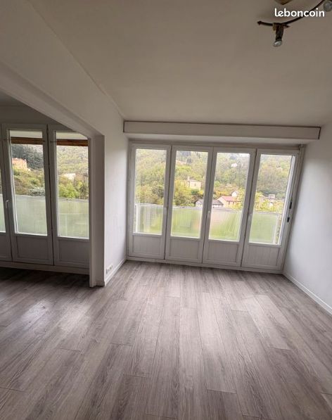 Appartement 2 pièces 44 m² · à Thiers · 43,6 m² · 42 000 €