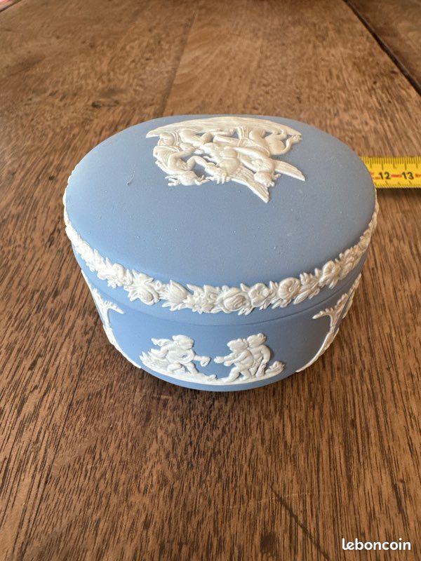 Wedgwood jasperware Pégase (image 3)