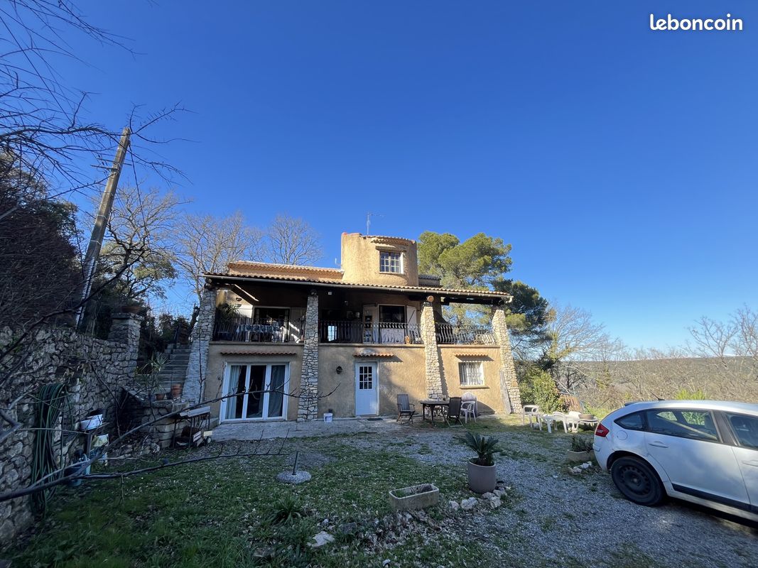 Maison 8 pièces 197 m² · à Saint-Martin-de-Pallières · 197 m² · 261 000 €