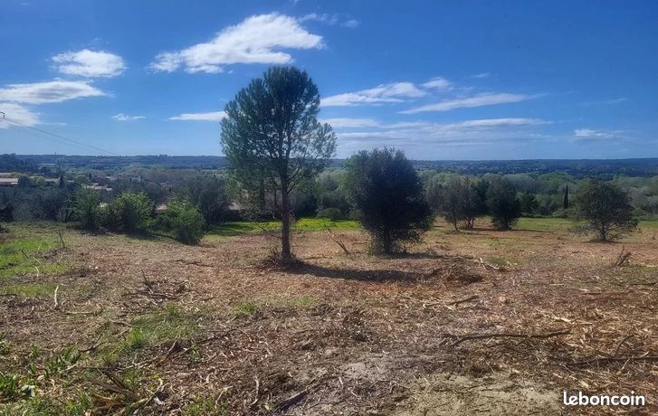 Terrain 340 m² Montfrin