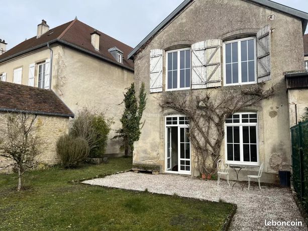 Maison 10 pièces 325 m²