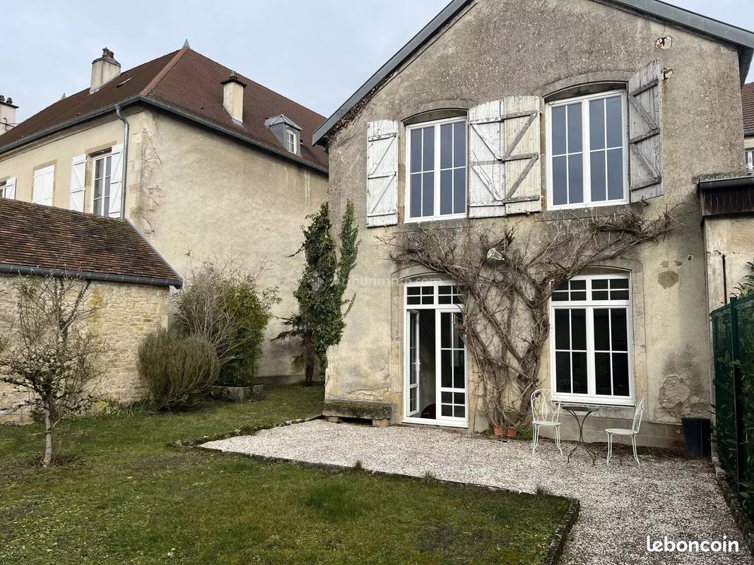 Maison 10 pièces 325 m² · à Langres · 325 m² · 398 000 €