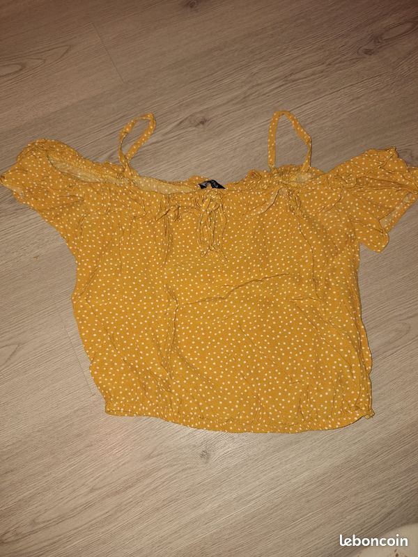 Haut bershka jaune à pois blanc, bretelles et manches aux épaules (image 1)