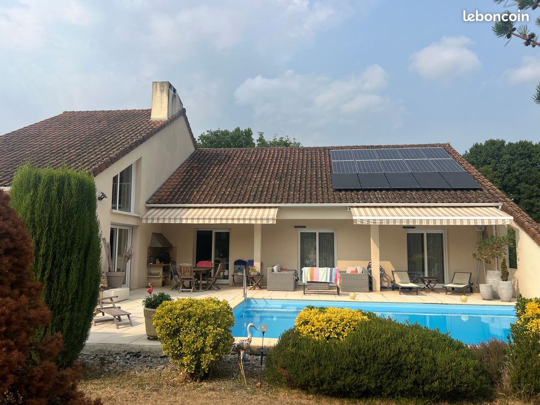 Maison 5 pièces 256 m² · à Saint-Victurnien · 256 m² · 420 000 €