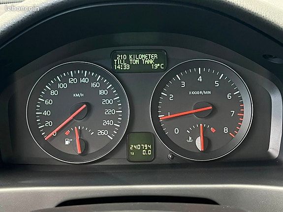 Volvo V50 1.8 ETHANOL 125 CH BVM MOMENTUM - CUIR 240800 km (image 17)