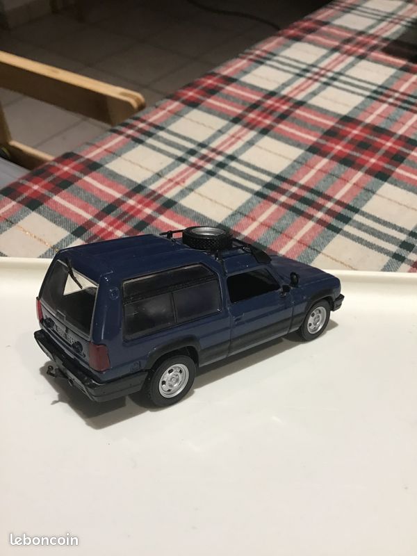 Miniature Norev 1/43 - Renault Gendarmerie 2019 - Bleu Plastique - Neuf