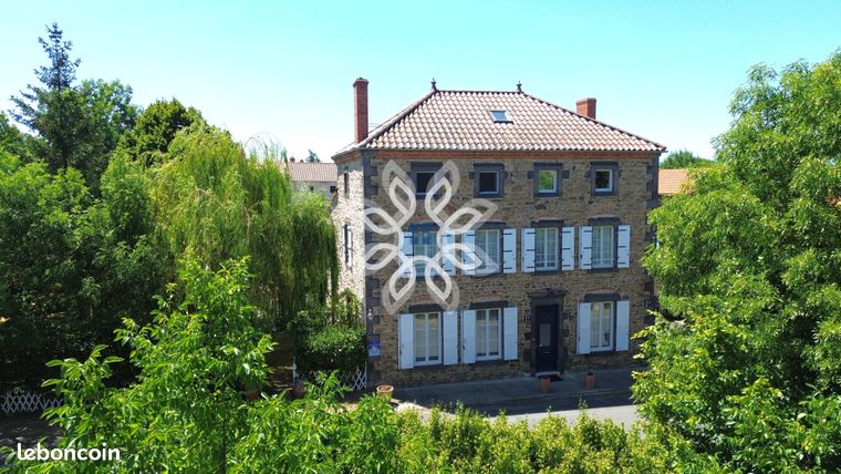 Maison 6 pièces 285 m²