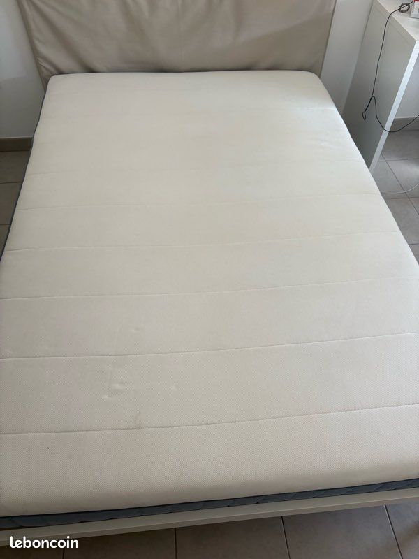 Lit 140*200 plus matelas (image 1)