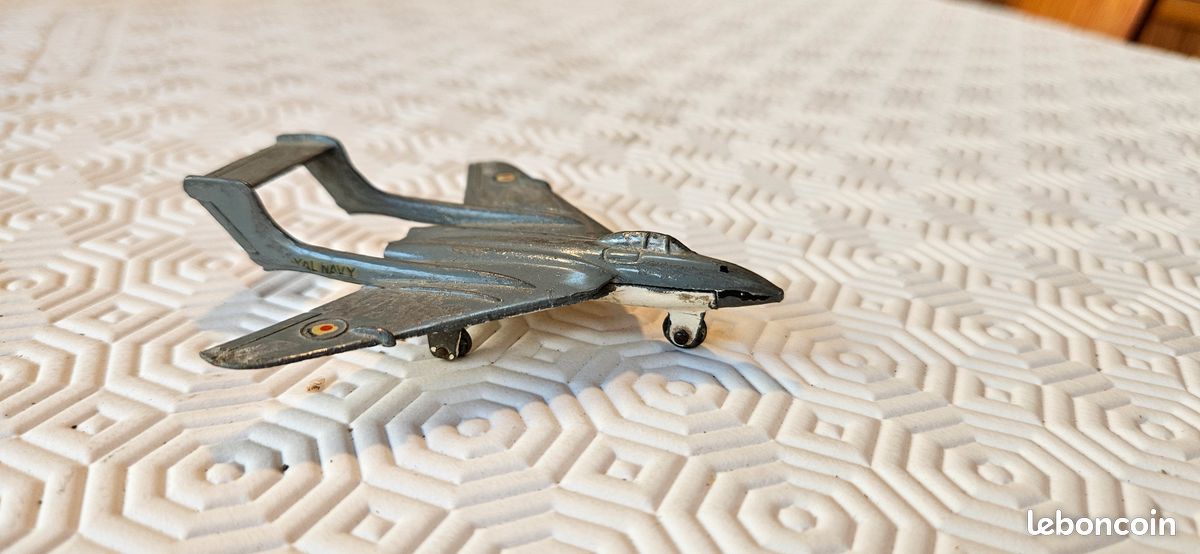 Dewoitine D-338 - Vilgénis 1947 (CIV